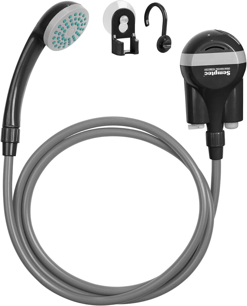 Semptec Akku Campingdusche – kompakte USB-Dusche mit kräftigem Wasserstrahl und Saugnapfhalterung.